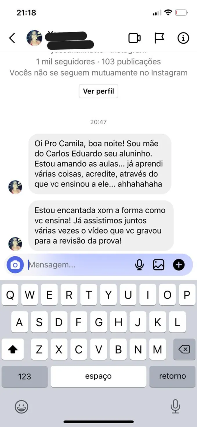 Mensagem da mãe do Carlos Eduardo via Instagram dizendo que está amando as aulas e aprendendo junto com o filho.